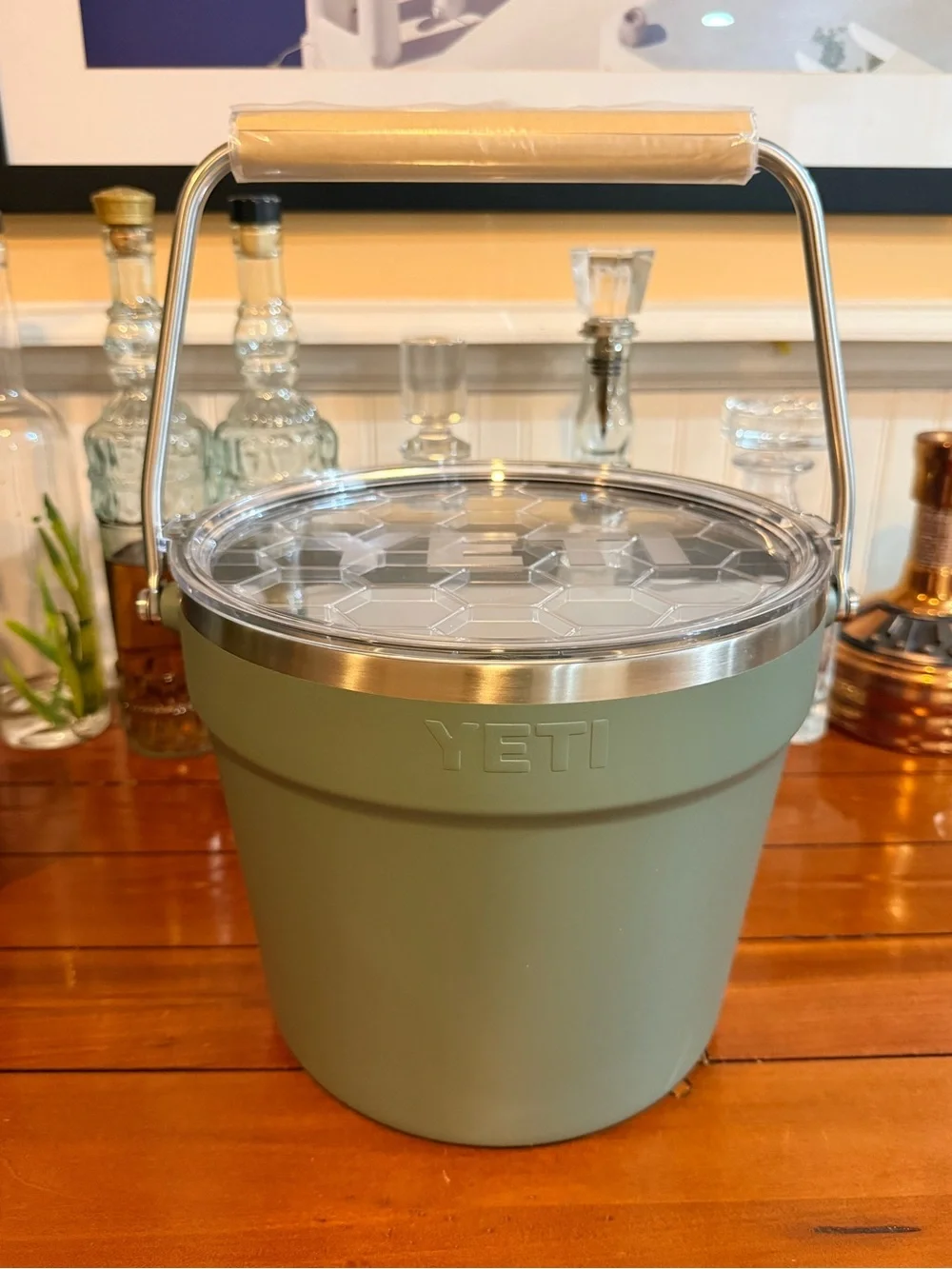 YETI Rambler Ice Bucket / Beverage Tub with Lid – Camp Green (Rare Color)